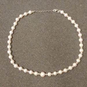 3/$15 Pearl necklace